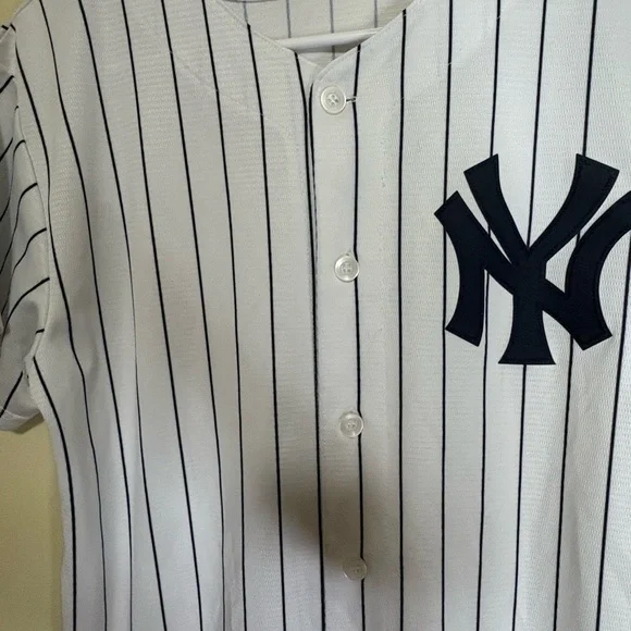 Genuine Merchandise MLB White Pinstripe Jersey - Picture 5 of 8